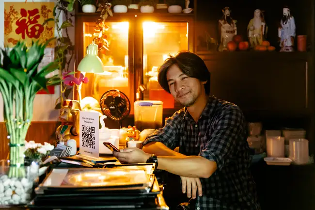 Jack smiles while having a break on the set of 'Let's Settle This!' - Photo: Julie Zhu
